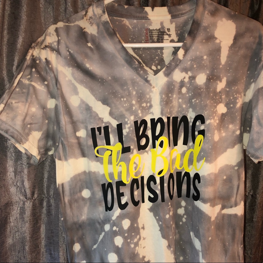 Super cute tie dye vneck